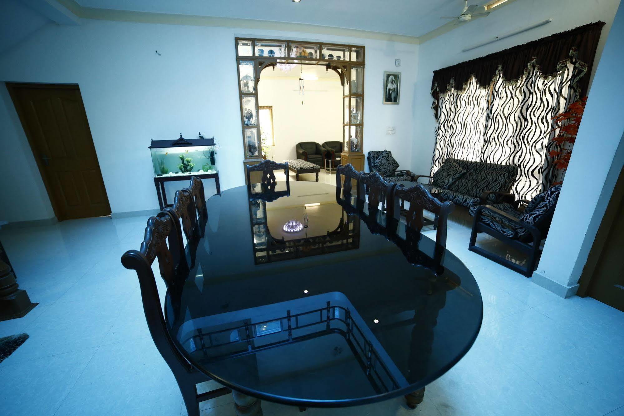 Cochin Cove Homestay Kochi Buitenkant foto